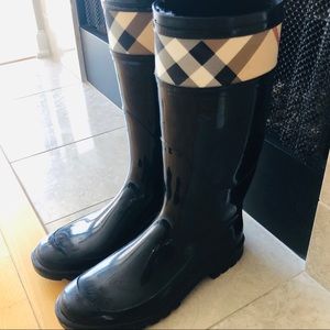 Burberry House Check Pull-on Boots 9.5